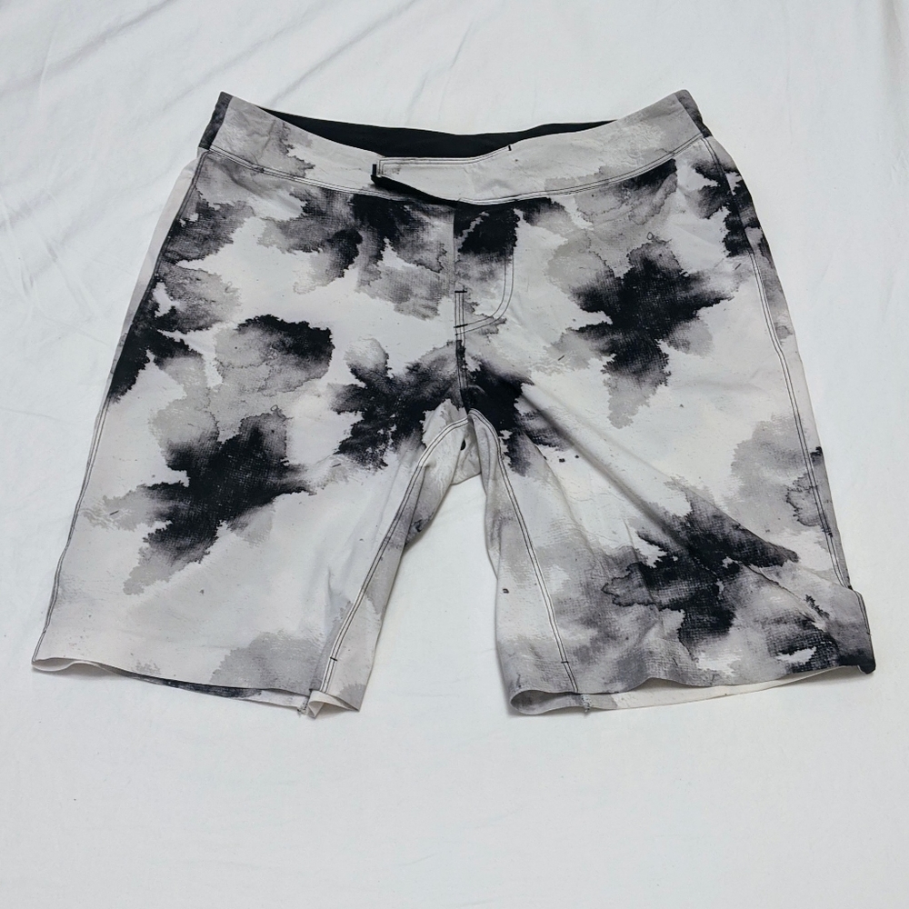 Lululemon Men's Board Shorts